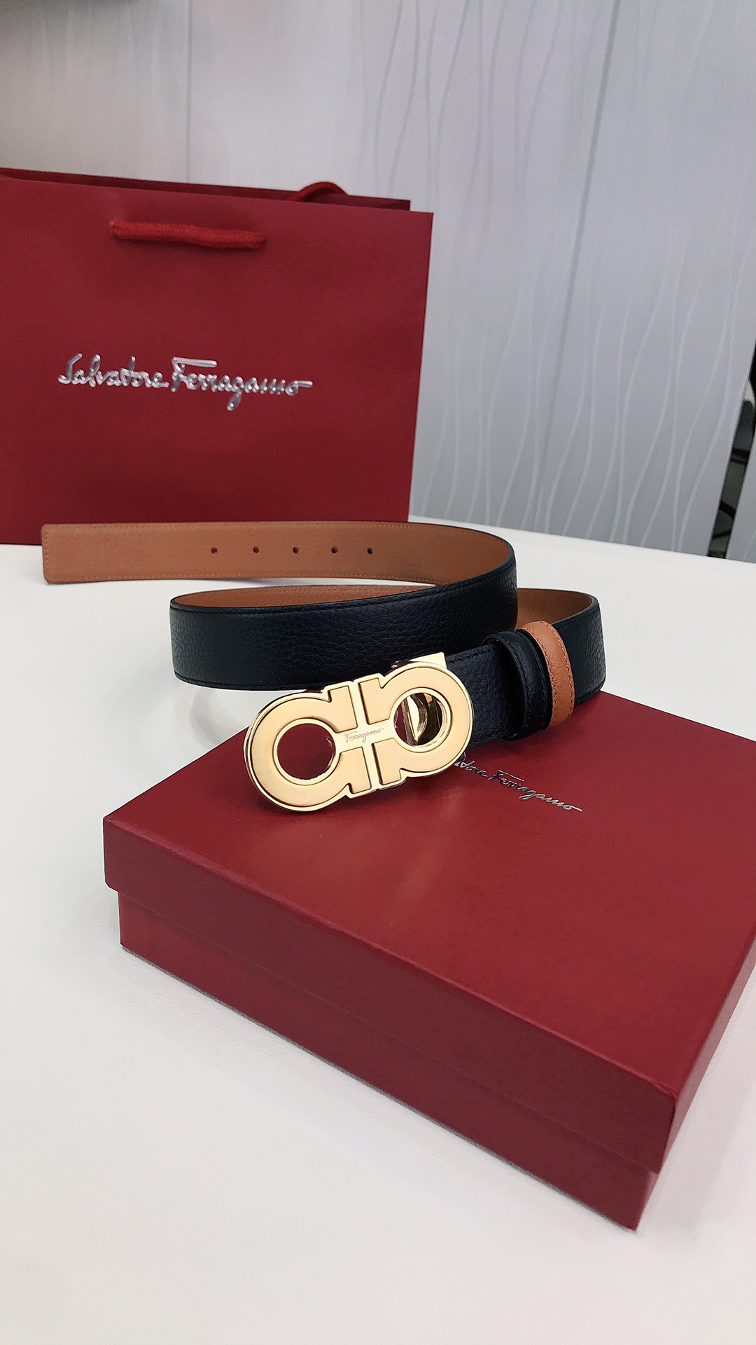 フェラガモ「Ferragamo」リバーシブルベルト