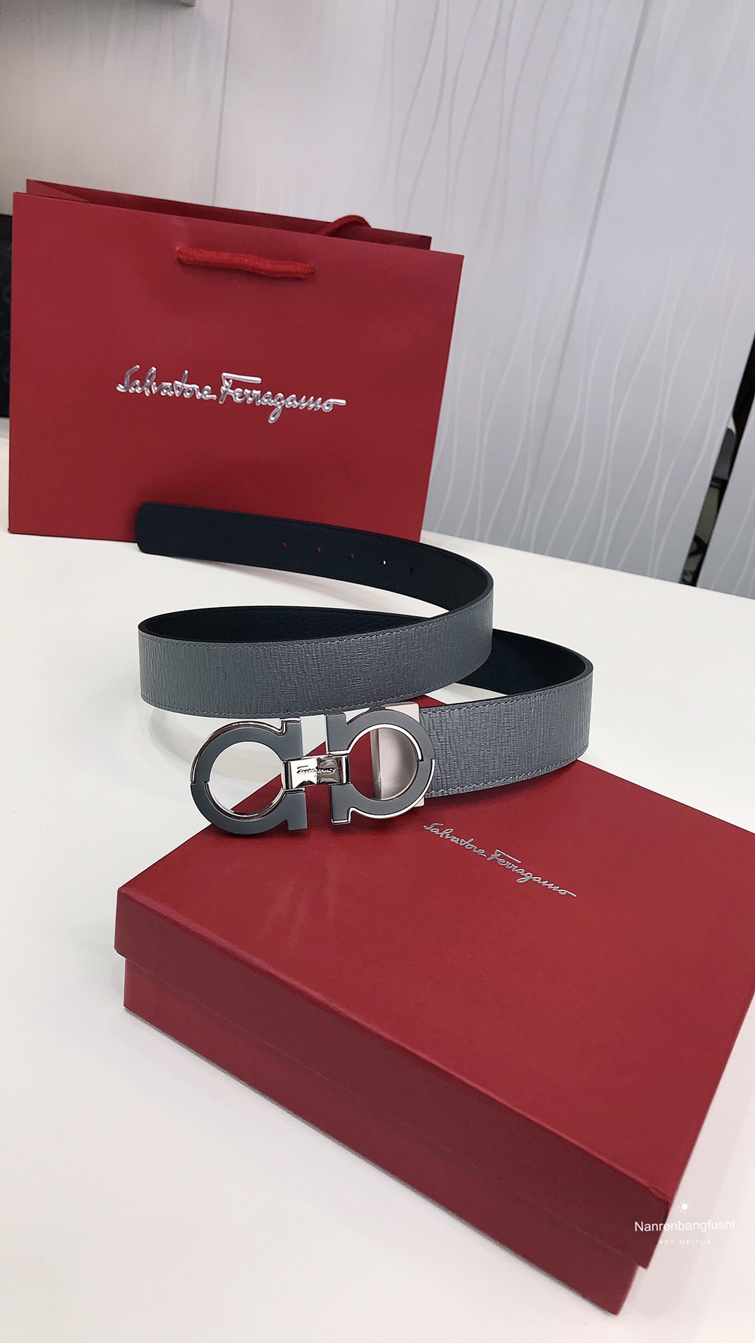 フェラガモ「Ferragamo」リバーシブルベルト「デュアルバックル」