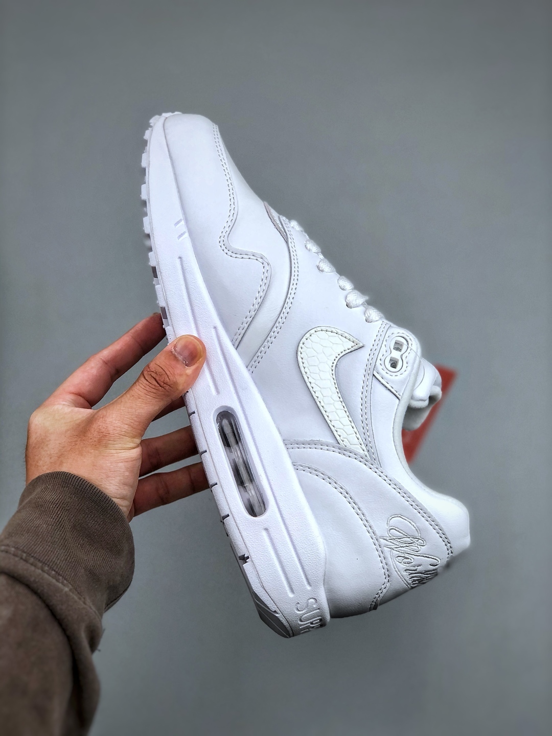 「コラボモデル」Nike Air Max 1 x Supreme スニーカー