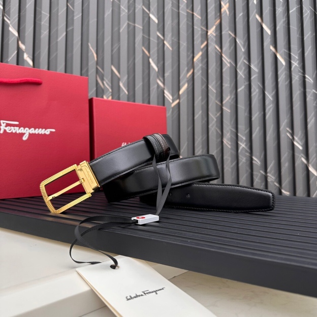 フェラガモ「Ferragamo」リバーシブルベルト