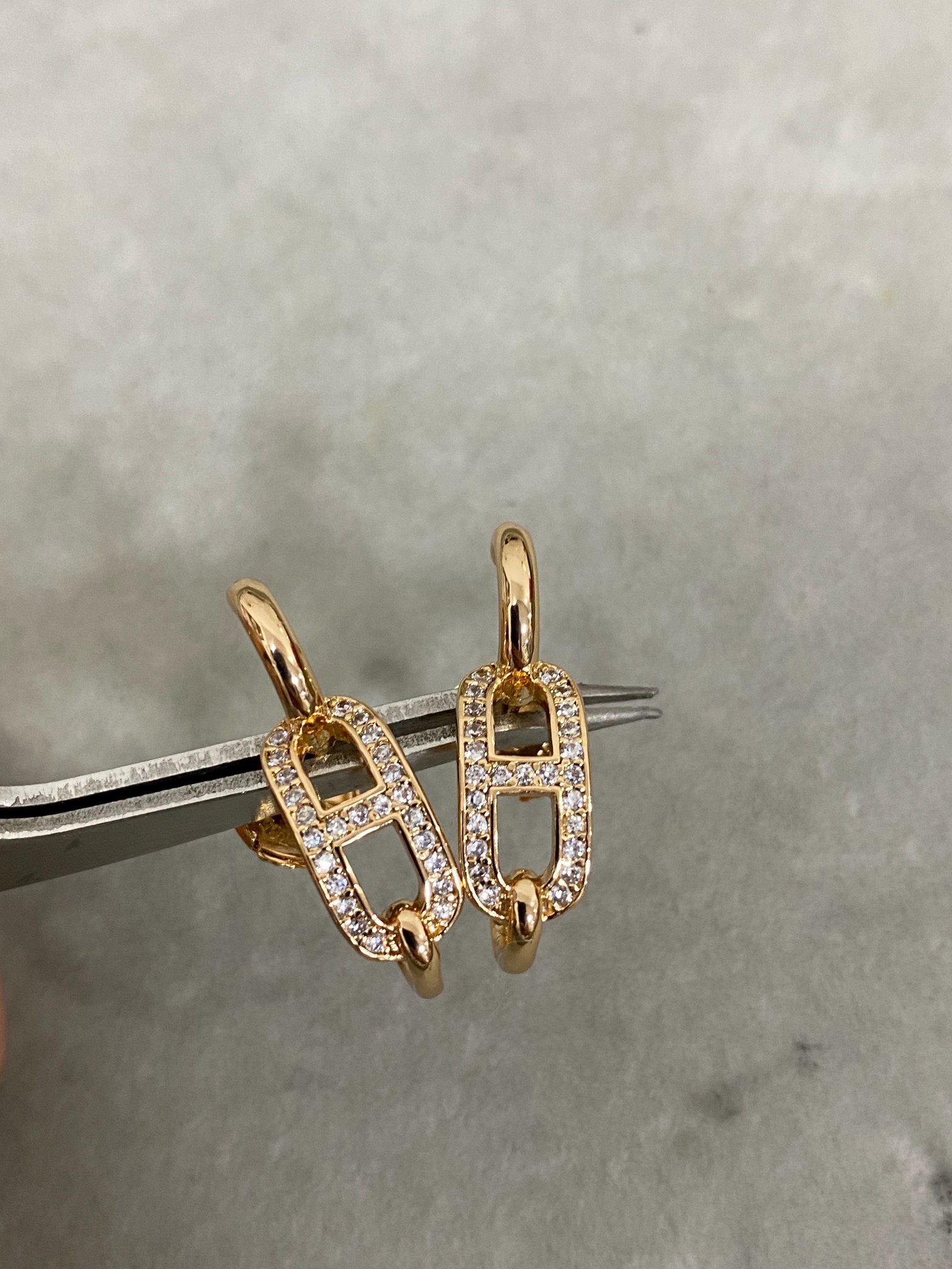 エルメス イヤリング、卓越した職人技の輝き