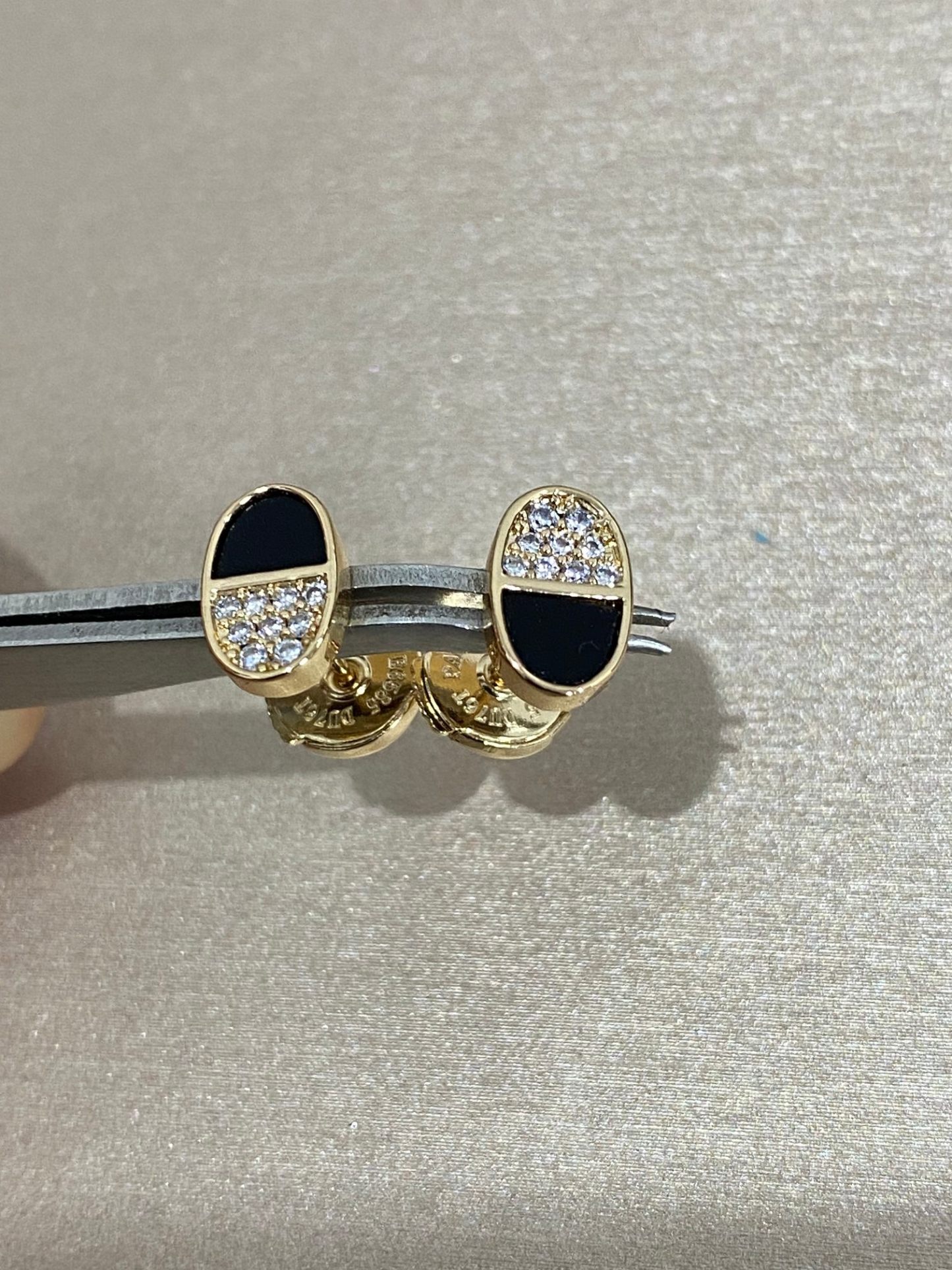 エルメス イヤリング、卓越した職人技の輝き