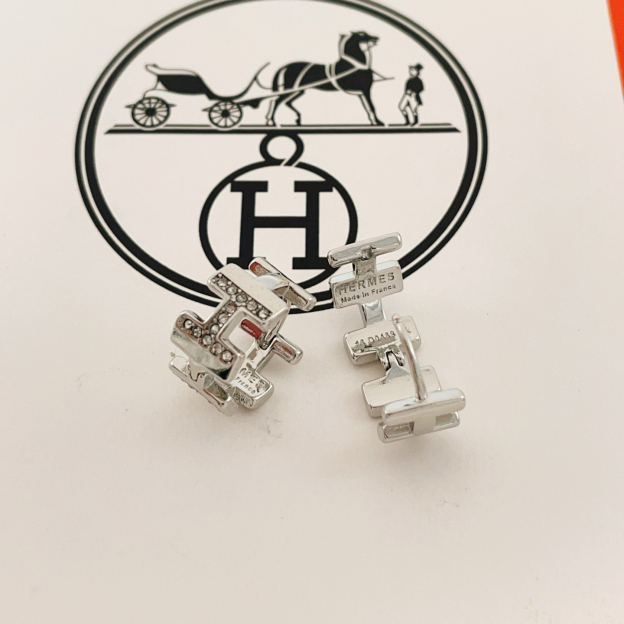 エルメス イヤリング、卓越した職人技の輝き