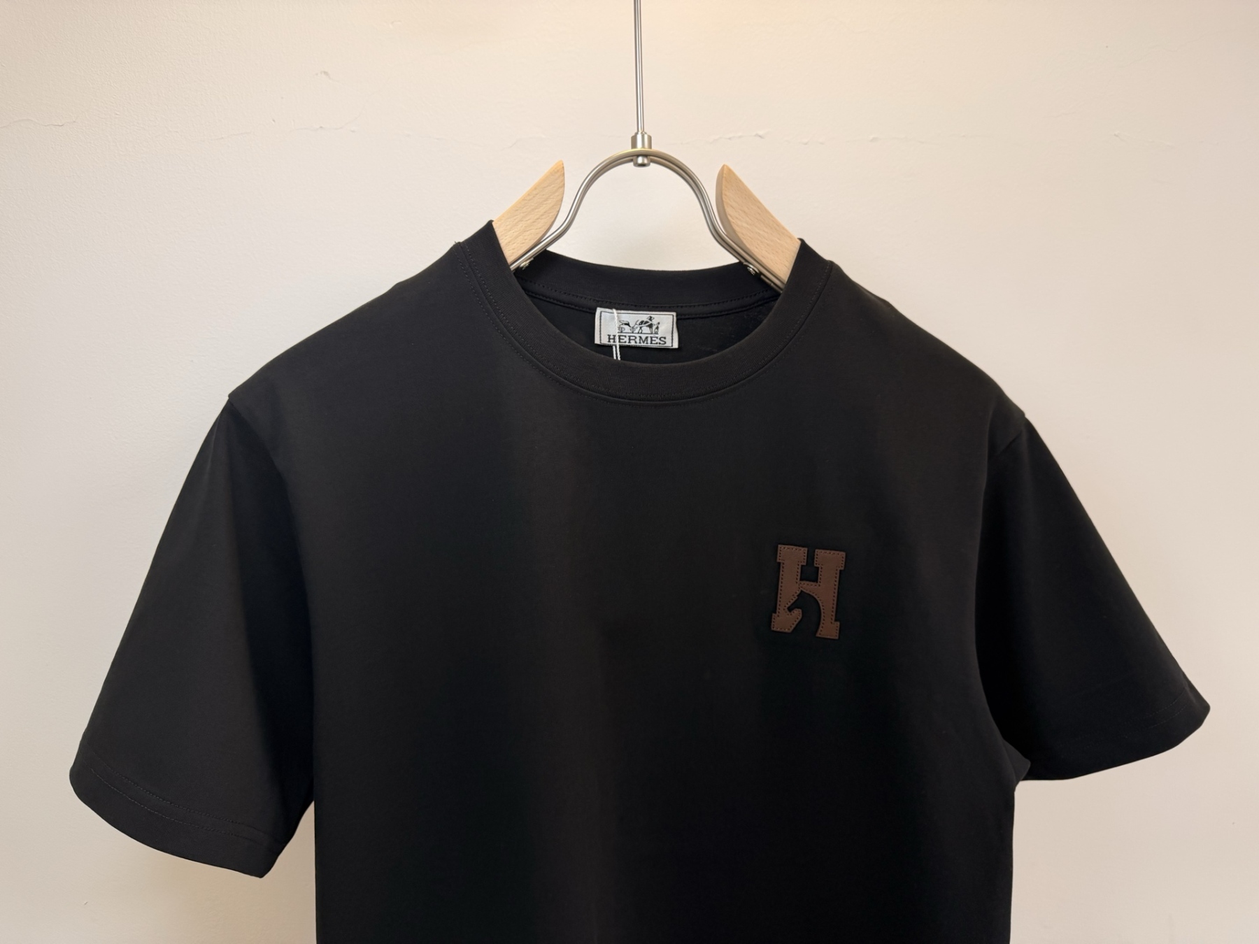 エルメス「Hermès」 クルーネックTシャツ 軽やかな着心地 春夏新作