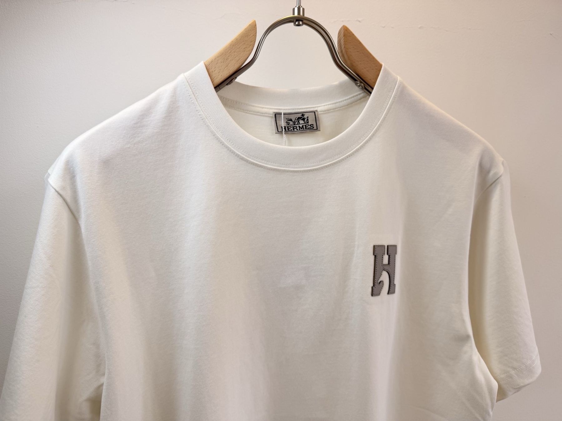 エルメス「Hermès」 クルーネックTシャツ 軽やかな着心地 春夏新作