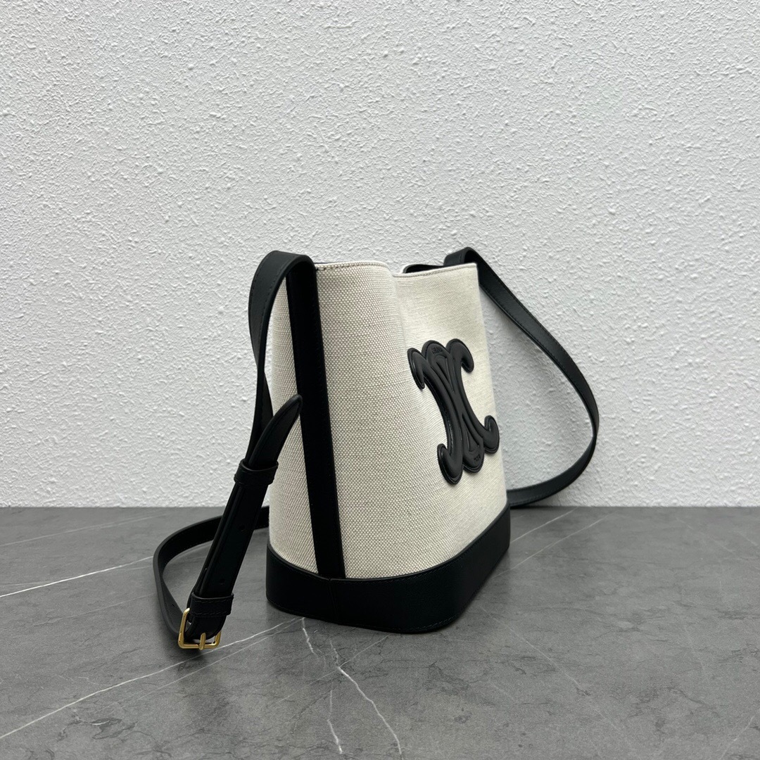 セリーヌ「Celine」2022 CUIR TRIOMPHE バケットバッグ