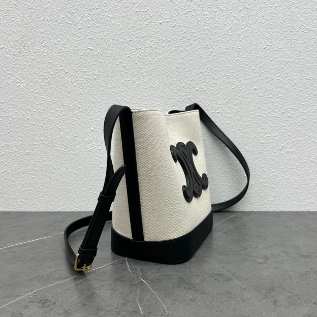 セリーヌ「Celine」2022 CUIR TRIOMPHE バケットバッグ