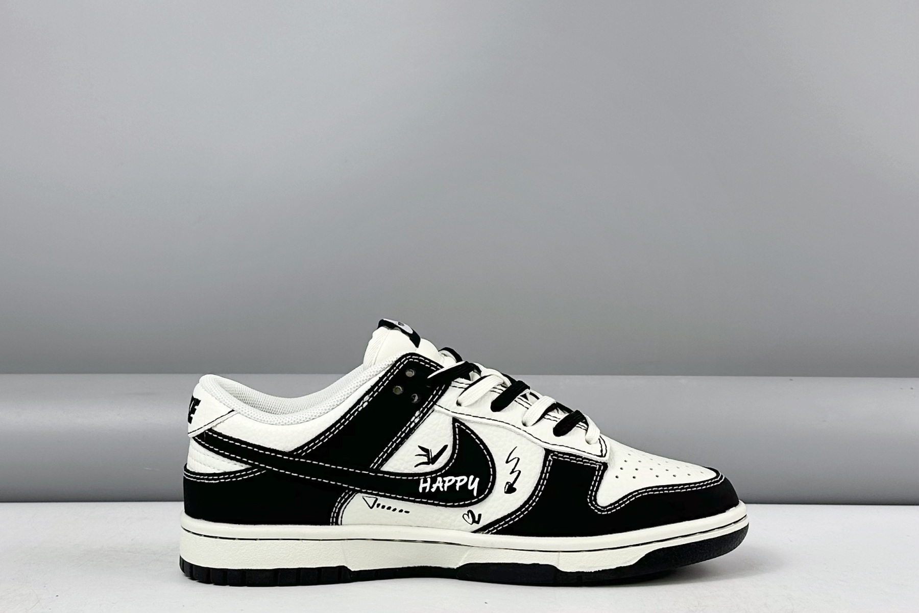 ナイキ「Nikeアライアンス製品 ク ロー カジュアルスニーカー