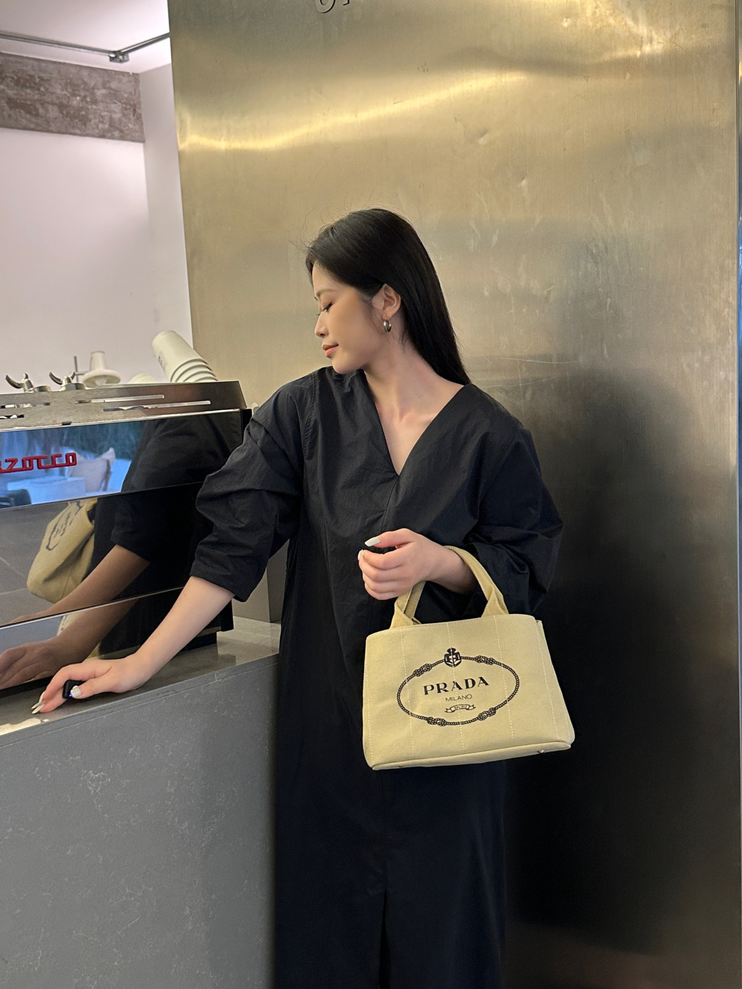 プラダ「Prada」サマーエッセンシャル キャンバス トートバッグ