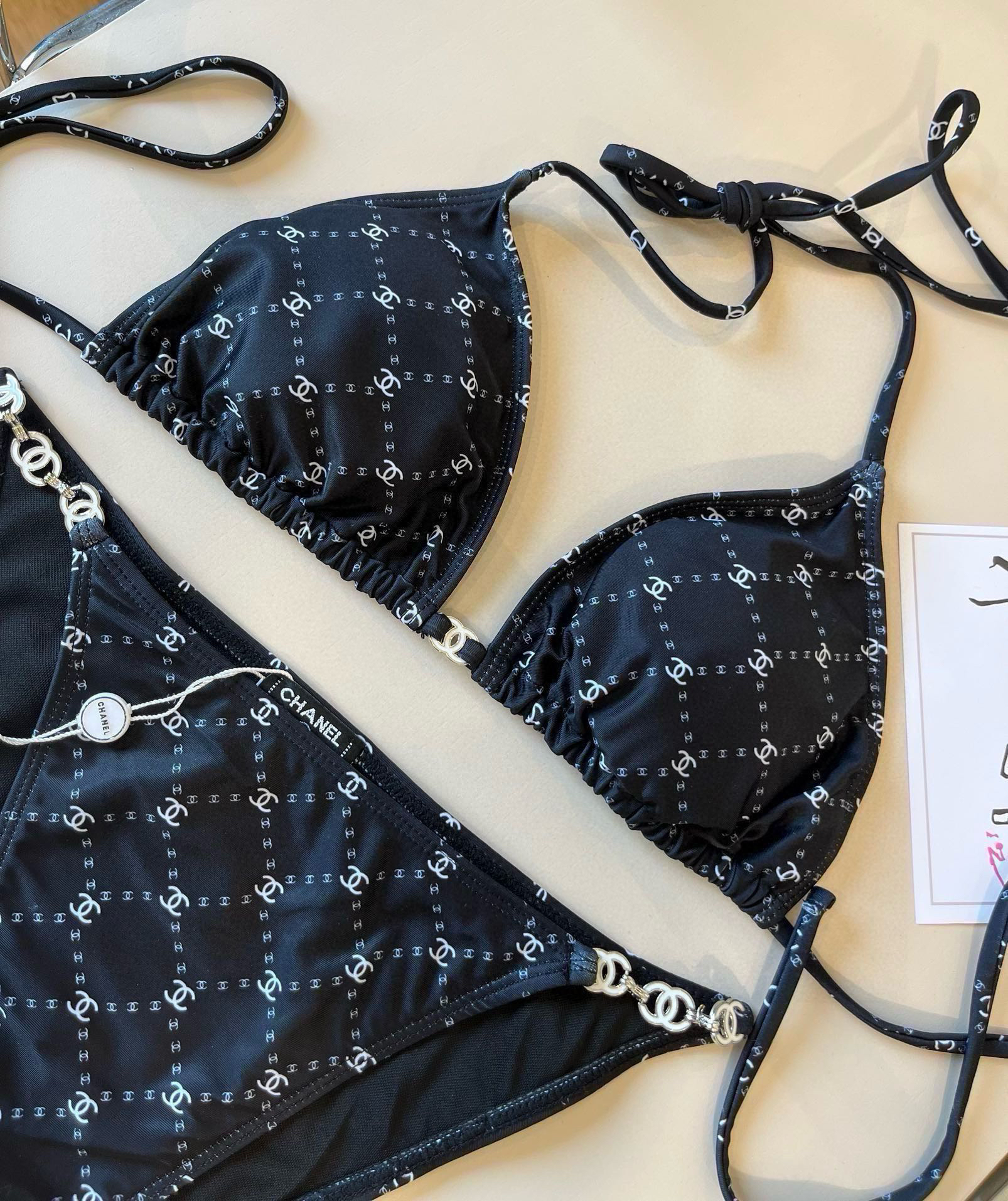 シャネル「Chanel」セパレート水着「2025夏季限定・人気プレミアムスイム登場！」