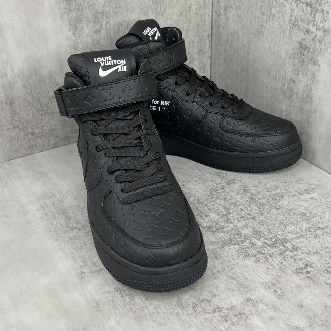 「コラボモデル」Louis Vuitton x Off-White x Nike Air Force 1 High スニーカー