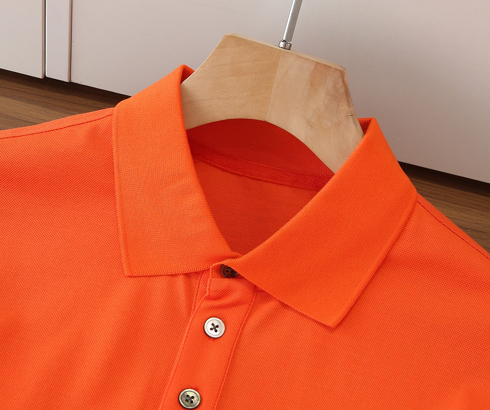 エルメス「Hermès」 春夏2026 刺繍コレクション Tシャツ