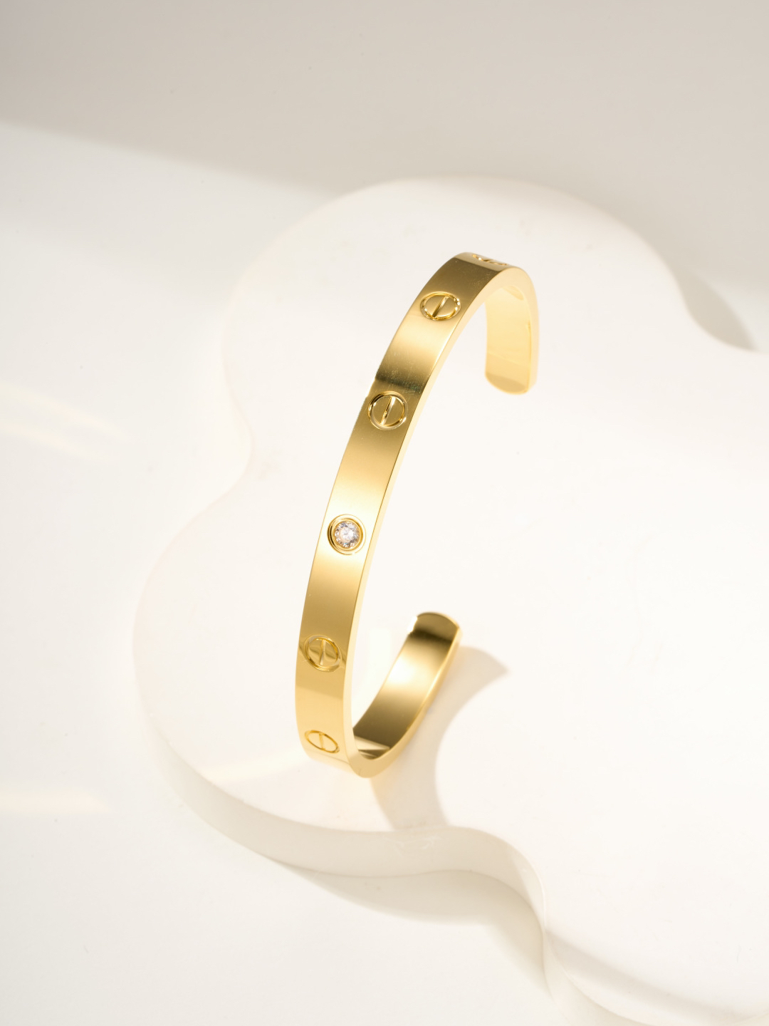 カルティエ「Cartier」ラブ オープンブレスレット