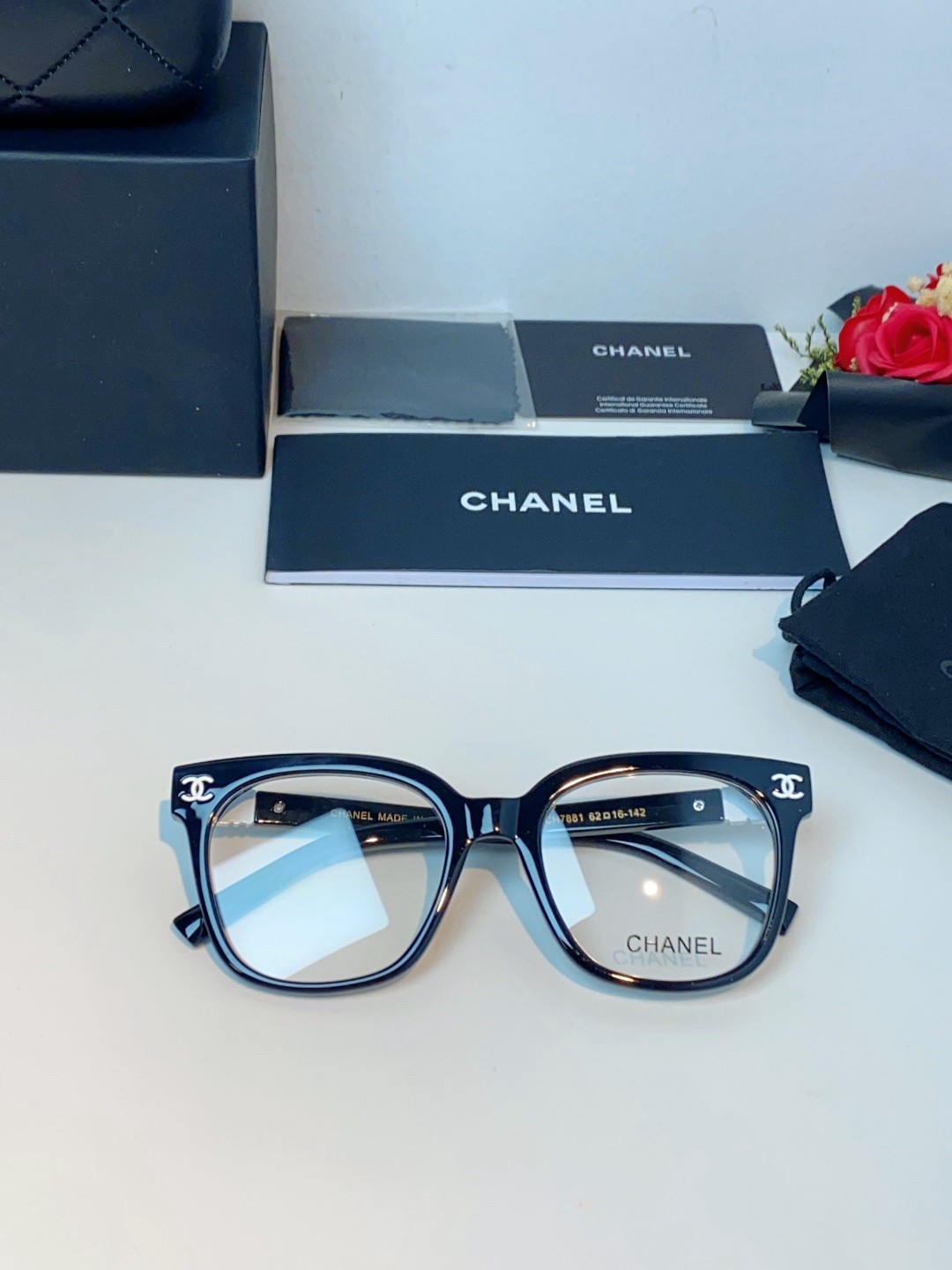 【新作到着】Chanel ハイセンスデザインサングラス「遮光レンズ搭載」