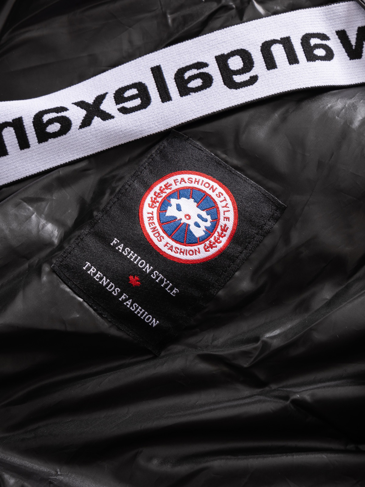 カナダグース Crofton メンズ フード付きダウンジャケット