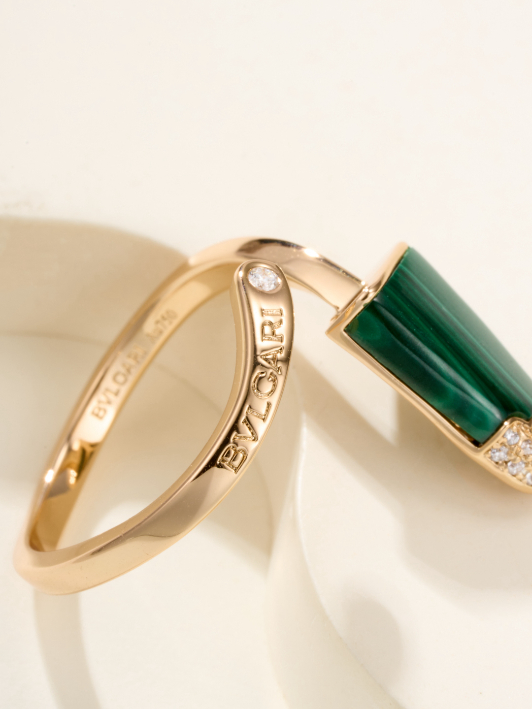 ブルガリ「Bvlgari」Gelati エレガントなリングコレクション