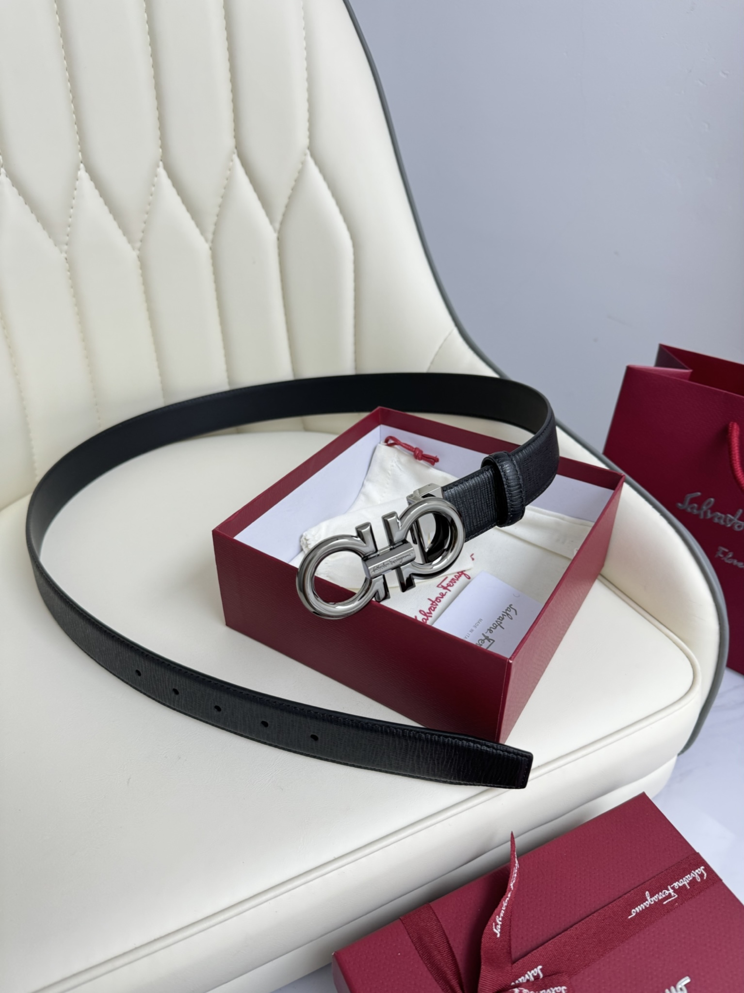 【新規倉庫入り】Salvatore Ferragamo 職人仕上げ高級ベルト「全長約 100cm」