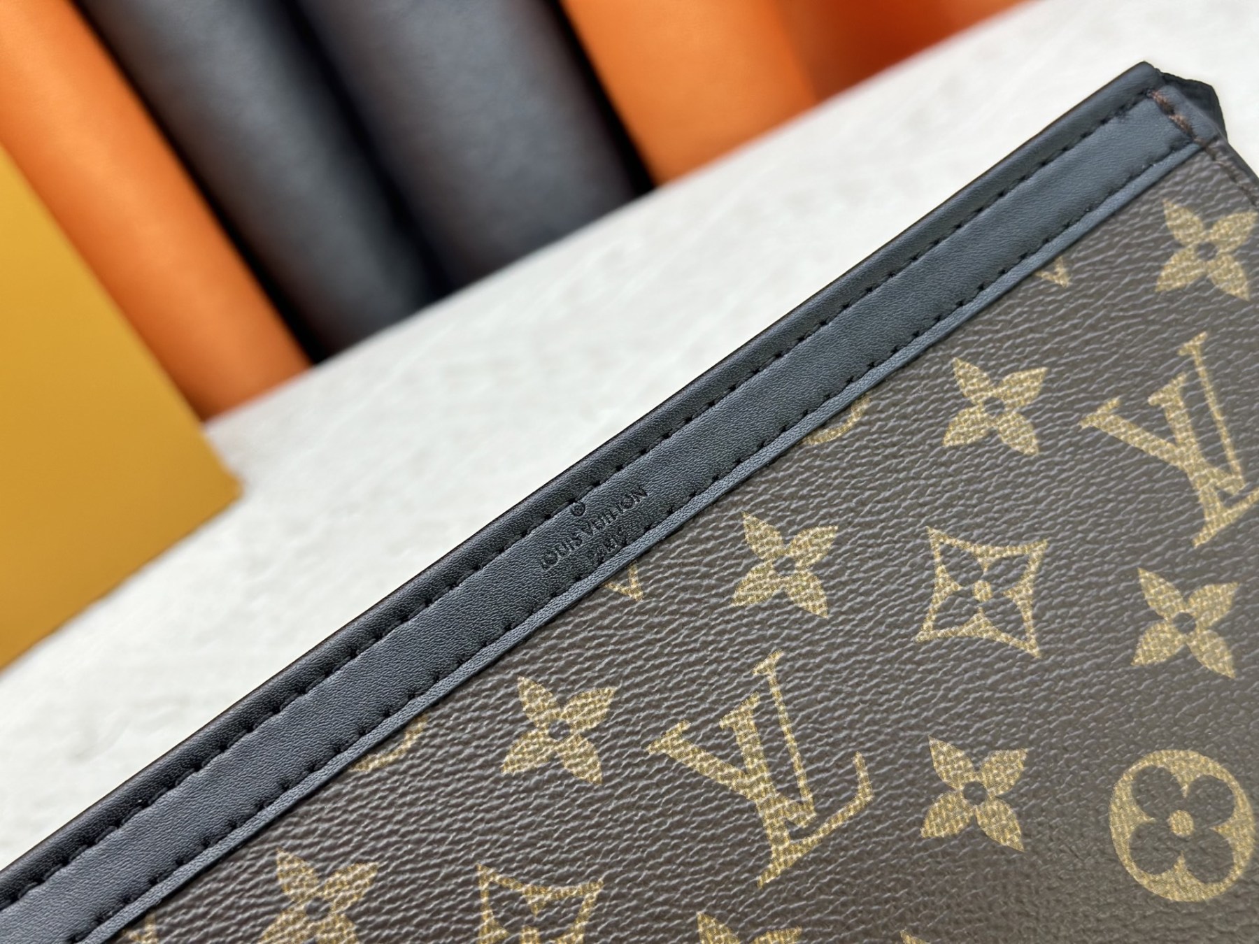 ルイ・ヴィトン「Louis Vuitton」ガストン･ウェアラブル･ウォレット