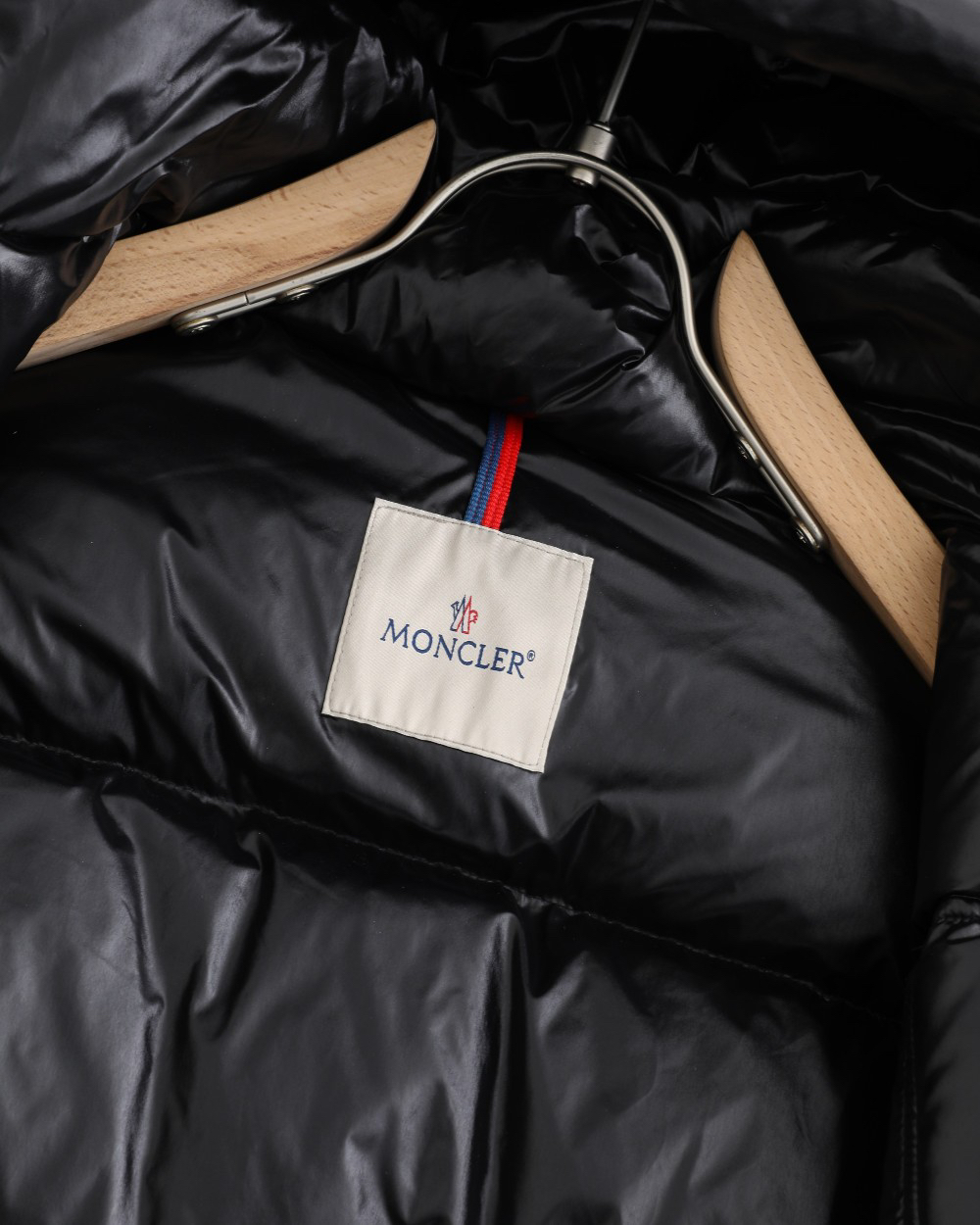 モンクレール メンズ 三色織りテープカラーストライプショートダウンジャケット