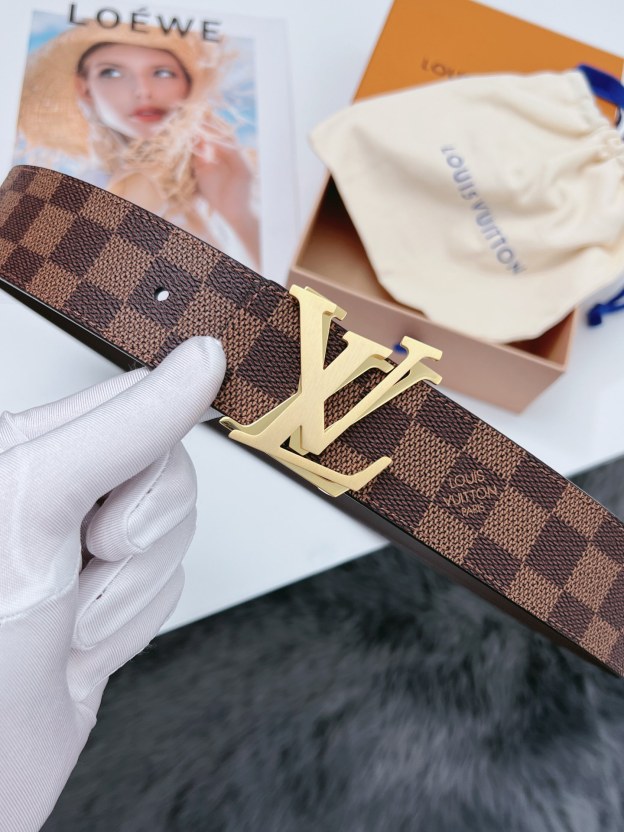 ルイ・ヴィトン「Louis Vuitton」ベルト･LV イニシャル 40MM