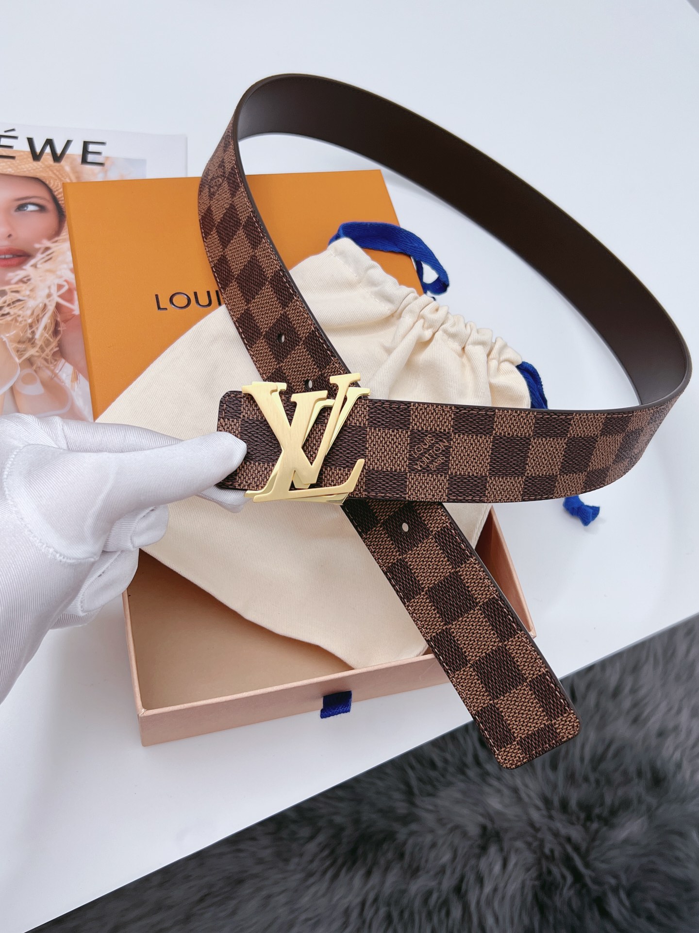 ルイ・ヴィトン「Louis Vuitton」ベルト･LV イニシャル 40MM