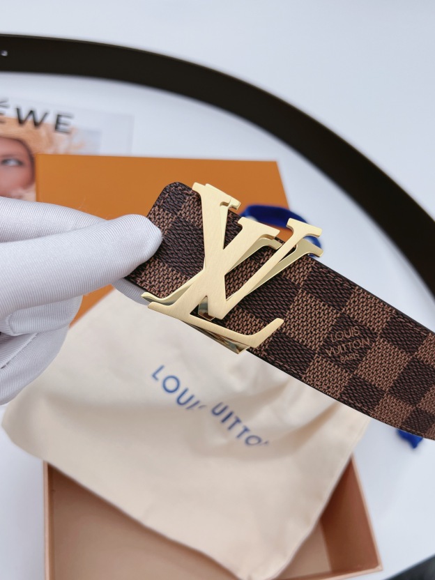 ルイ・ヴィトン「Louis Vuitton」ベルト･LV イニシャル 40MM