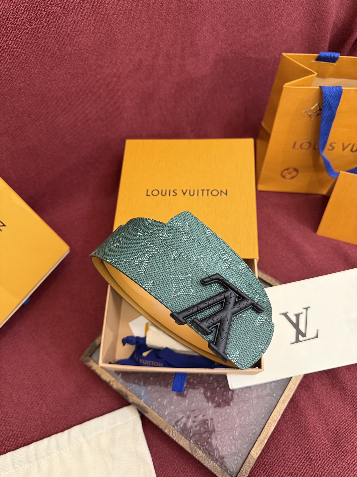 【日本未入荷】ルイヴィトン LV Dimension 両面使いベルト 40mm（全長約 100cm）