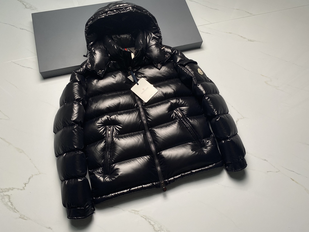 モンクレール Maya メンズ ショート丈 フード付き ダウンジャケット