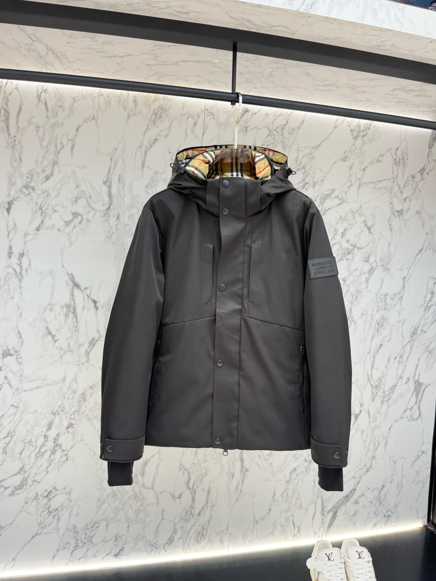 バーバリー「Burberry」秋冬フード付き防寒ダウンジャケット