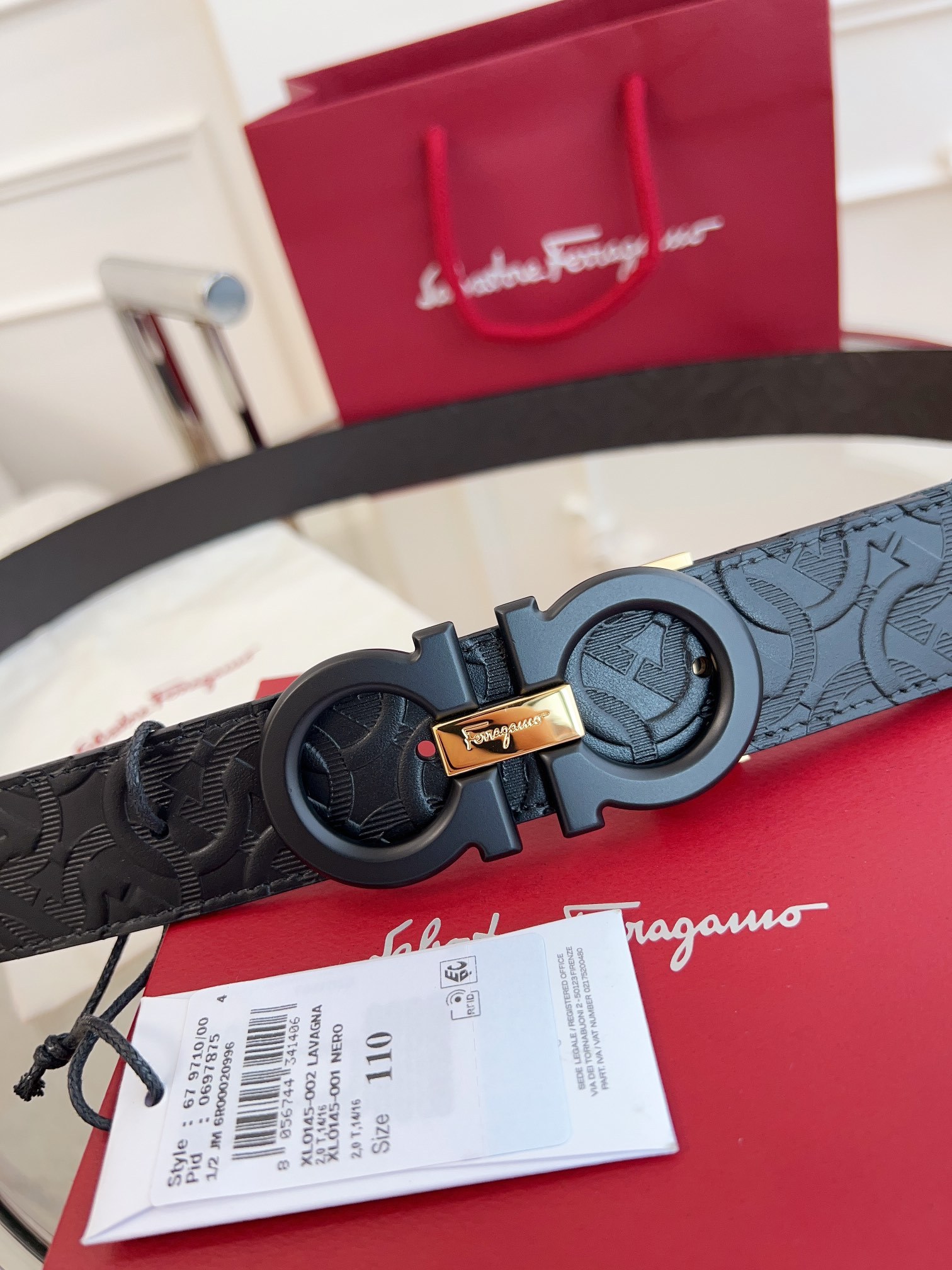 【新規倉庫入り】Salvatore Ferragamo 職人仕上げ高級ベルト「全長約 100cm」