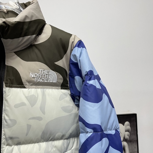 ザ・ノースフェイス XX KAWS 夢のコラボレーション ファッションフーディダウンジャケット 男女兼用