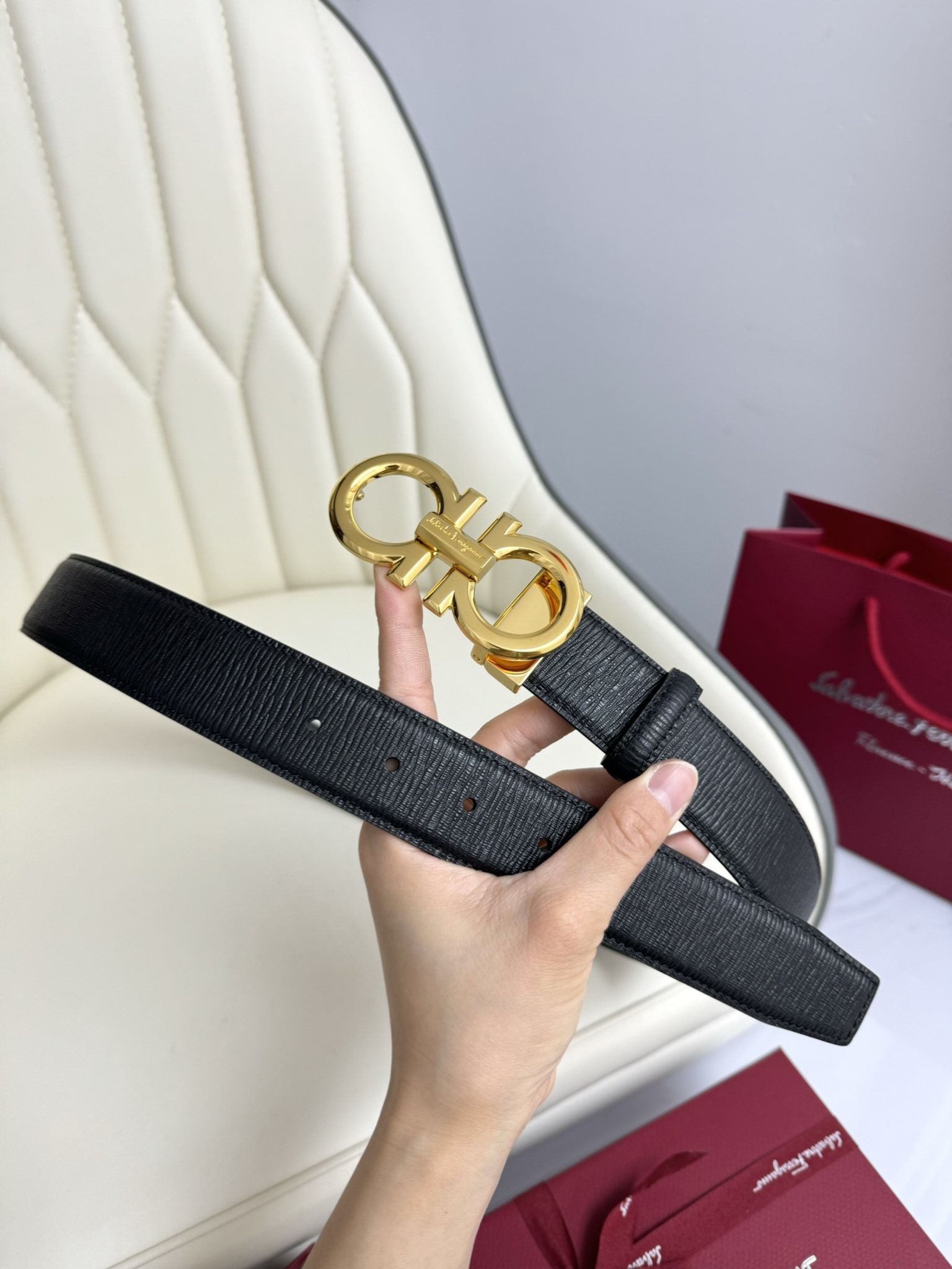 【新規倉庫入り】Salvatore Ferragamo 職人仕上げ高級ベルト「全長約 100cm」