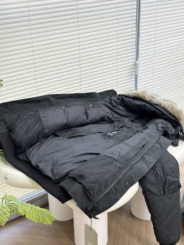 カナダグース ファッションダウンジャケット