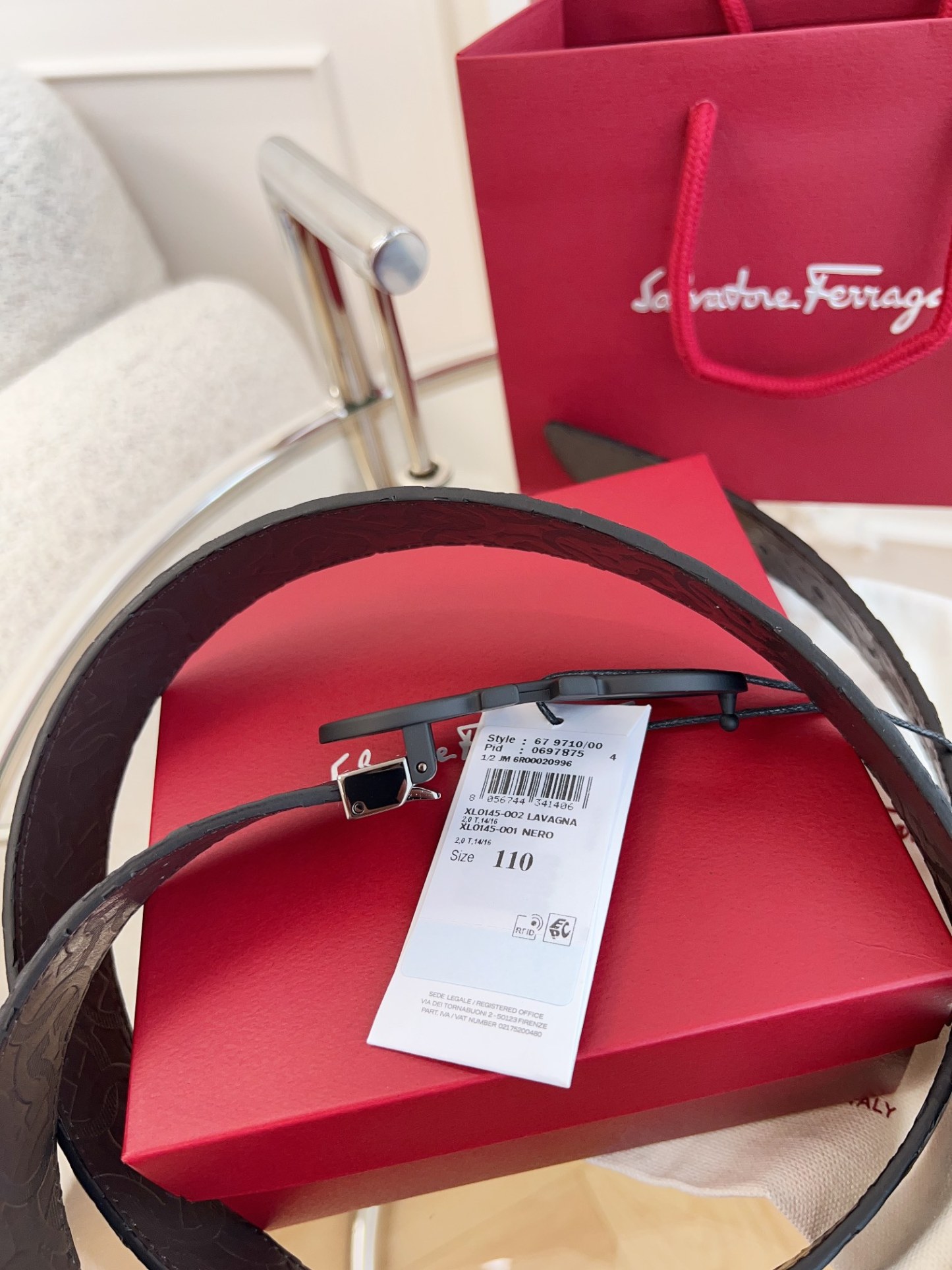 【新規倉庫入り】Salvatore Ferragamo 職人仕上げ高級ベルト「全長約 100cm」