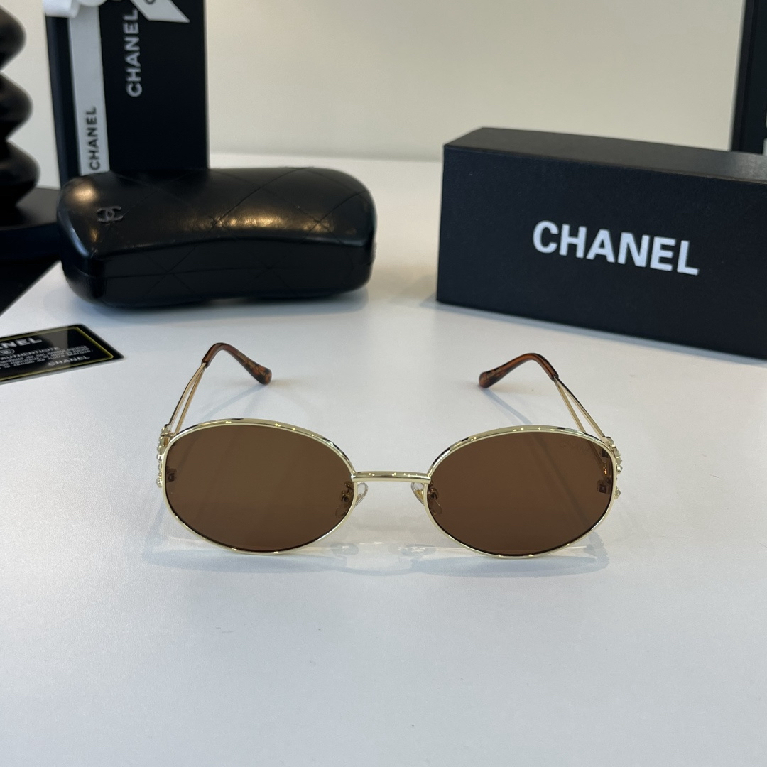 【新作到着】Chanel ハイセンスデザインサングラス「遮光レンズ搭載」