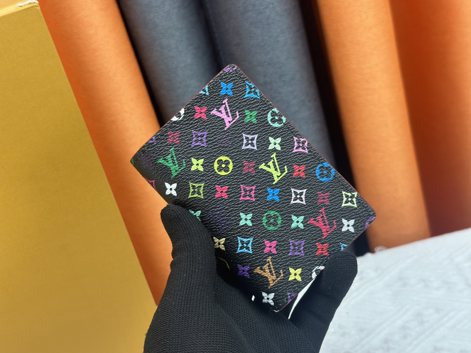 ルイ・ヴィトン「LV x TM」カードケース オーガナイザー･ドゥ ポッシュ