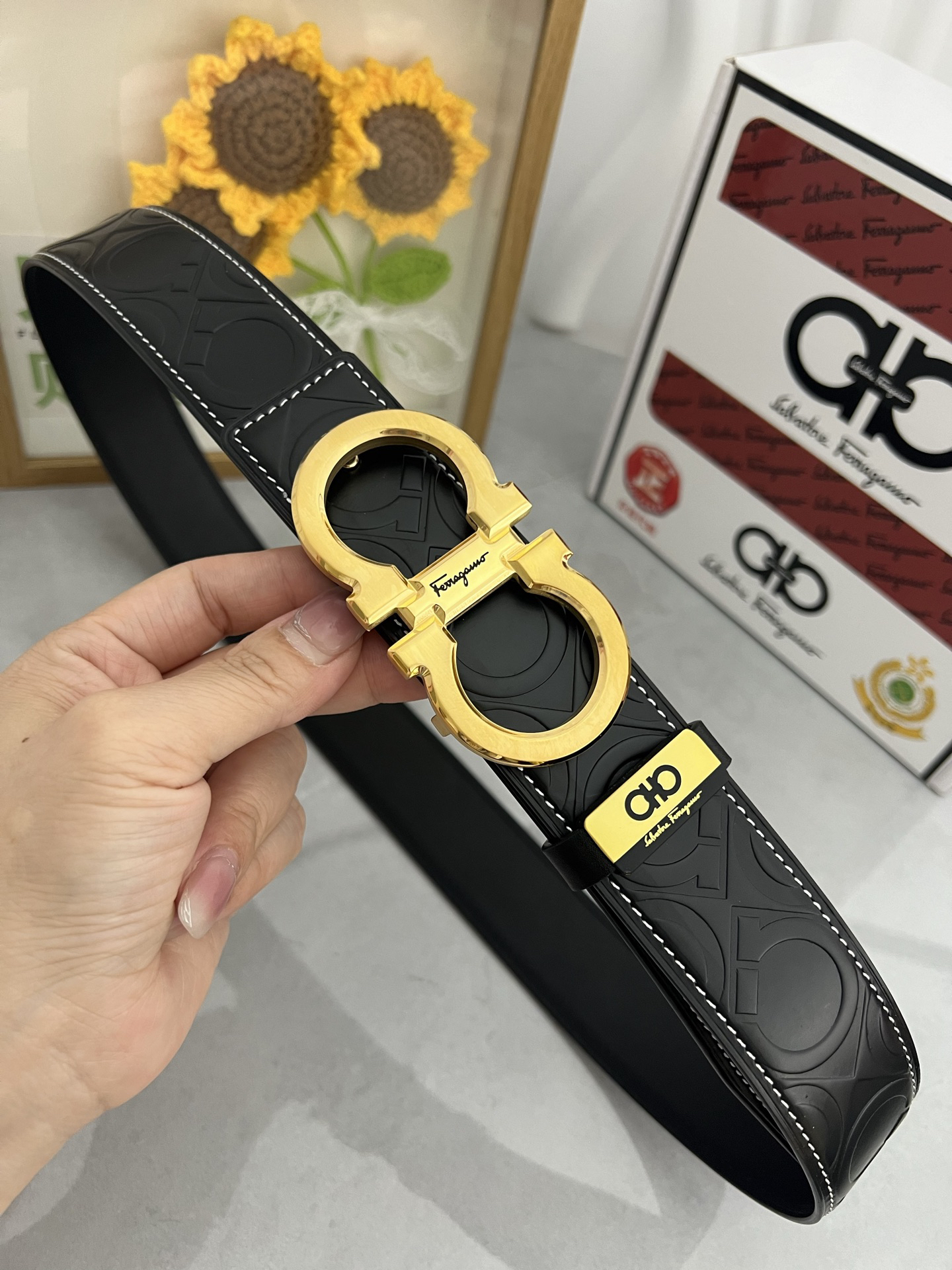 【新規倉庫入り】Salvatore Ferragamo 職人仕上げ高級ベルト「全長約 100cm」