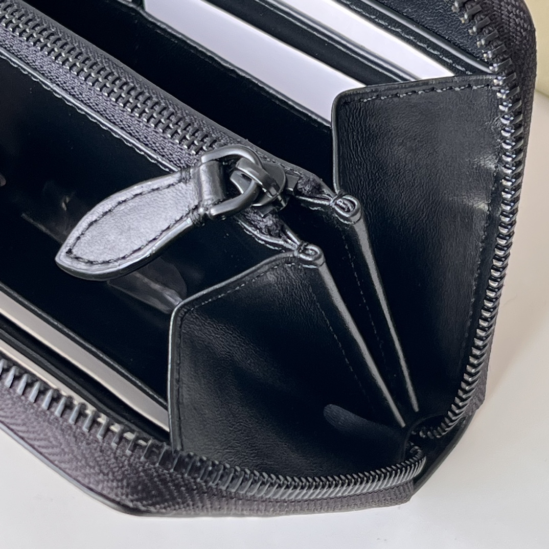 バーバリー「Burberry」ロンドン チェーン ジップ ウォレット