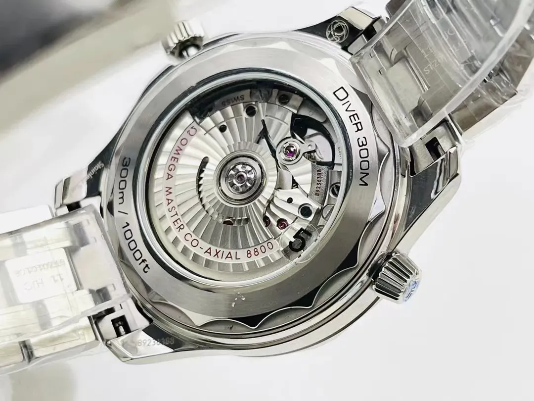 オメガ「Omega」シーマスターダイバー300M共軸マスタークロノメーター42MM