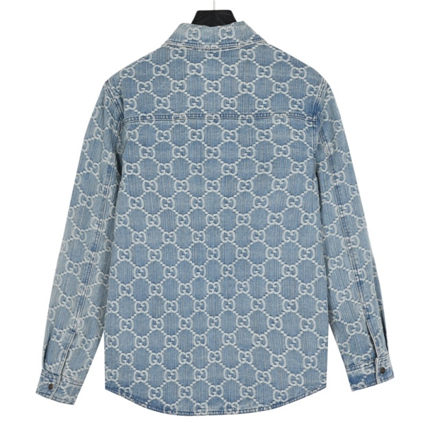Gucci の GG ジャカード柄のデニム生地の綿入れシャツ