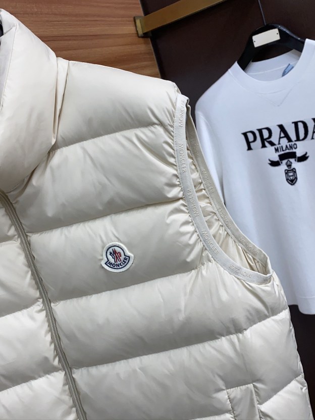 モンクレール 秋冬 メンズ ファッションダウンベスト