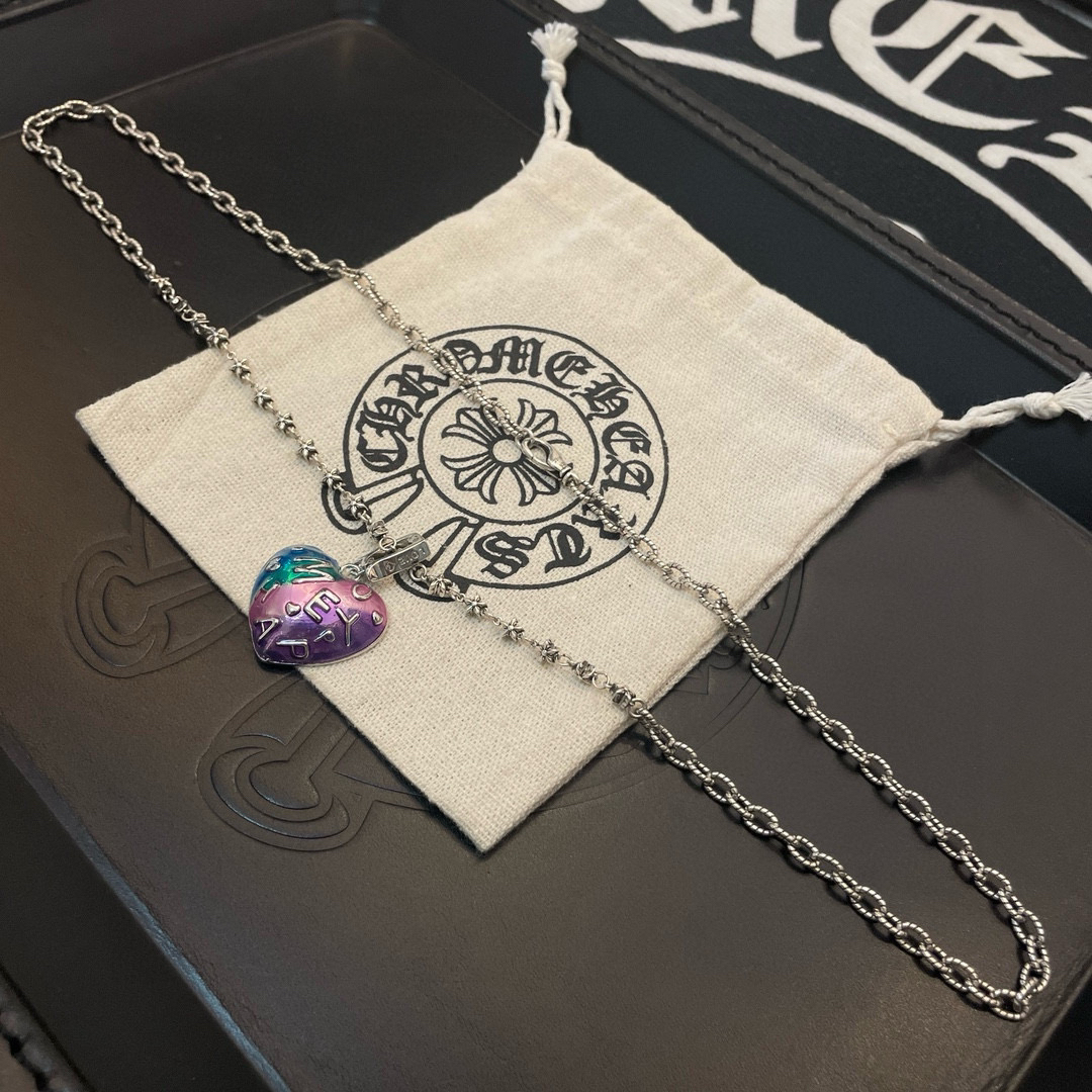 クロムハーツ「Chrome Hearts」のクラシックネックレス - 日常に上品なアクセントを添えるユニセックスモデル