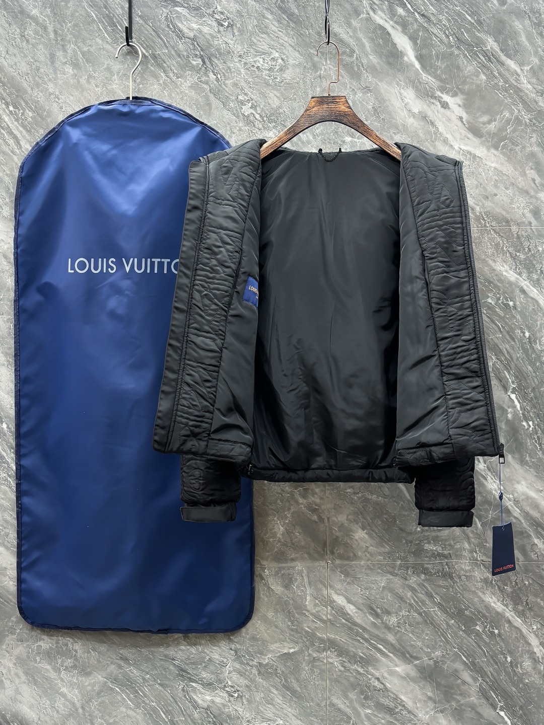 ルイ・ヴィトン「Louis Vuitton」秋冬フード付きダウンジャケット