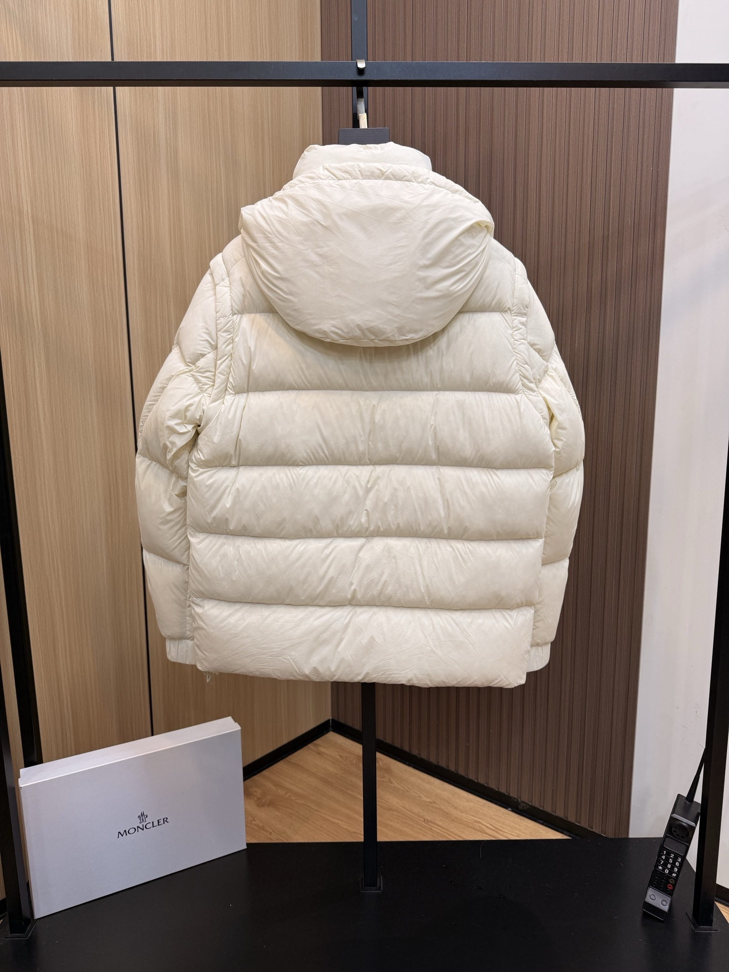 プラダ「Prada」秋冬新作 メンズ ファッションダウンジャケット