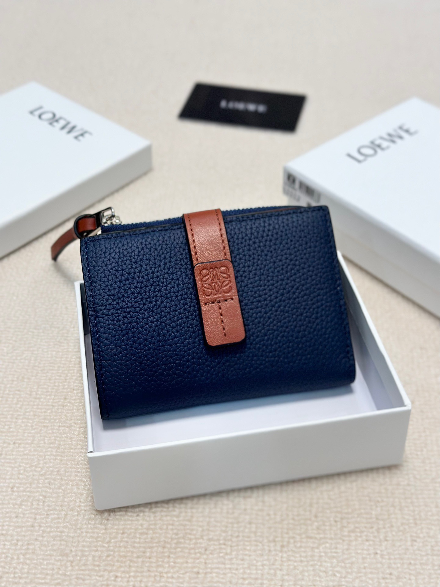 ロエベ「LOEWE」アナグラム コンティネンタル ウォレット 5色