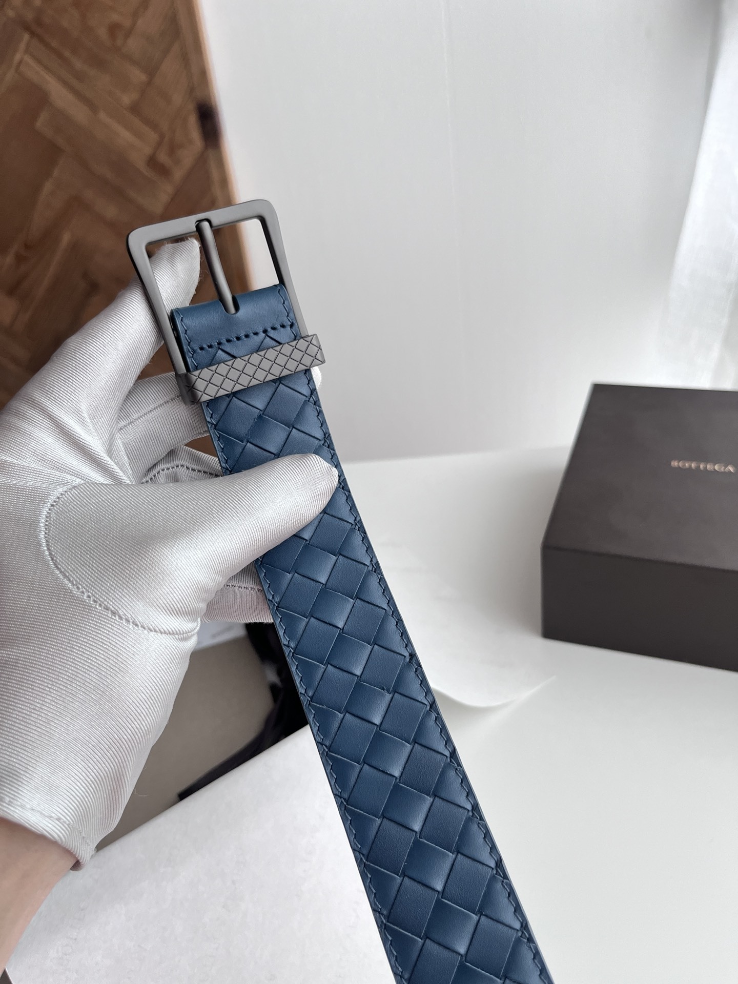 ボッテガ・ヴェネタ「Bottega Veneta」イントレチャート リバーシブル ベルト