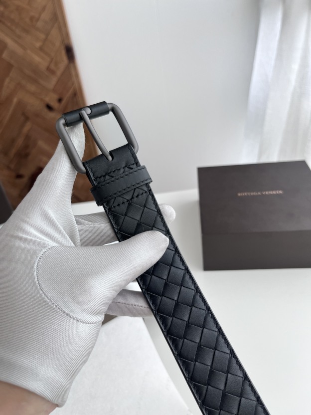 ボッテガ・ヴェネタ「Bottega Veneta」イントレチャート リバーシブル ベルト