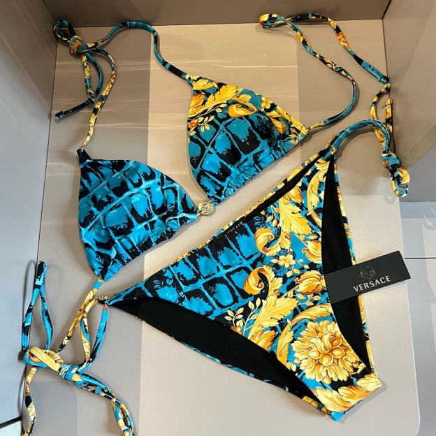 ヴェルサーチ「Versace」セパレート水着「2025夏季限定・人気プレミアムスイム登場！」
