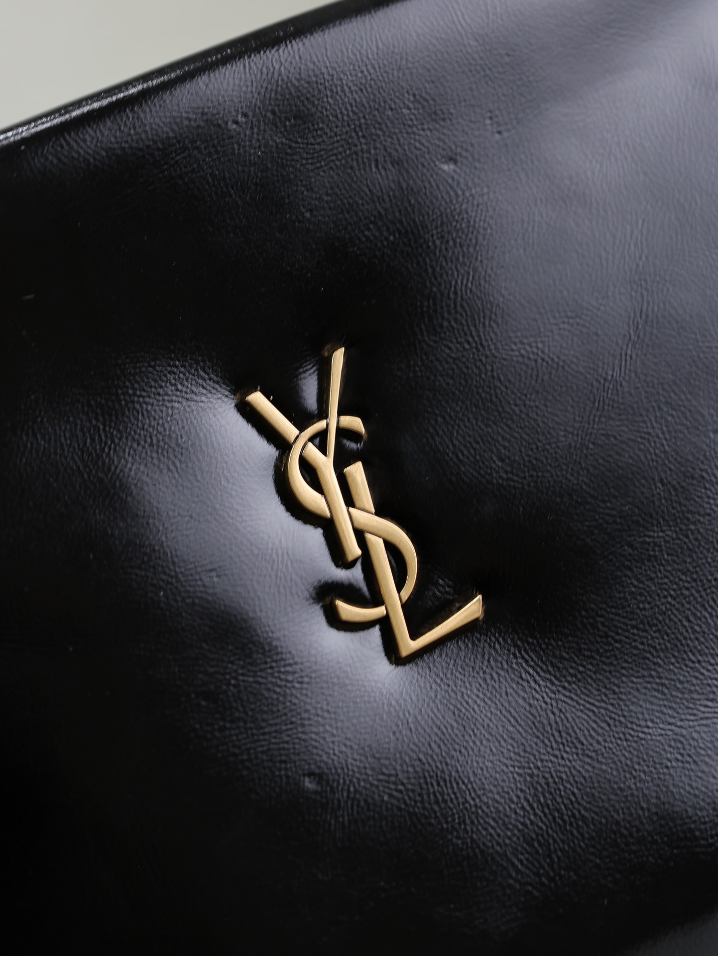 サンローラン「Saint Laurent」CALYPSO オイルドレザー クラッチバッグ