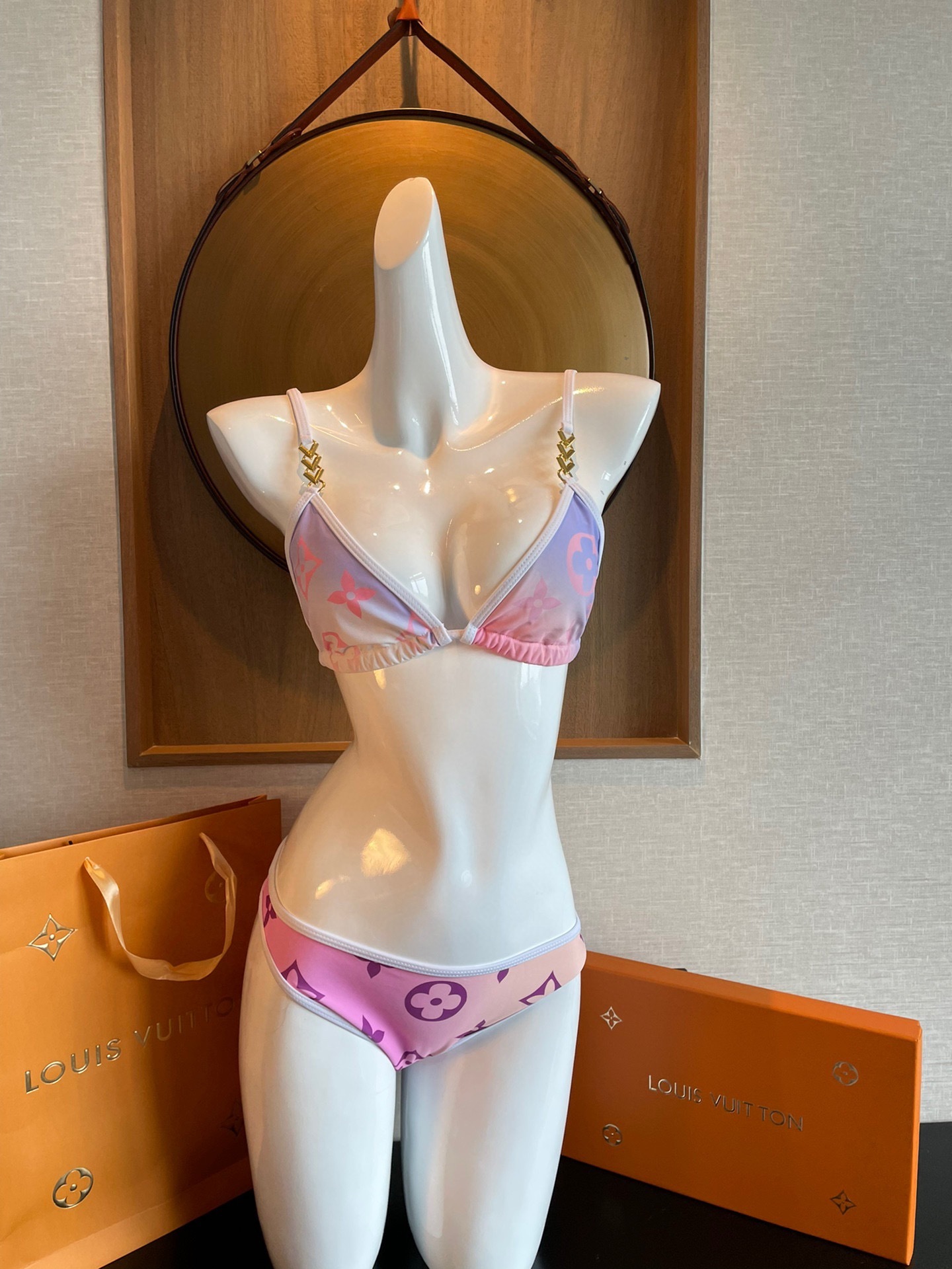 ルイ・ヴィトン「Louis Vuitton」ワンピース水着「2025夏季限定・人気プレミアムスイム登場！」